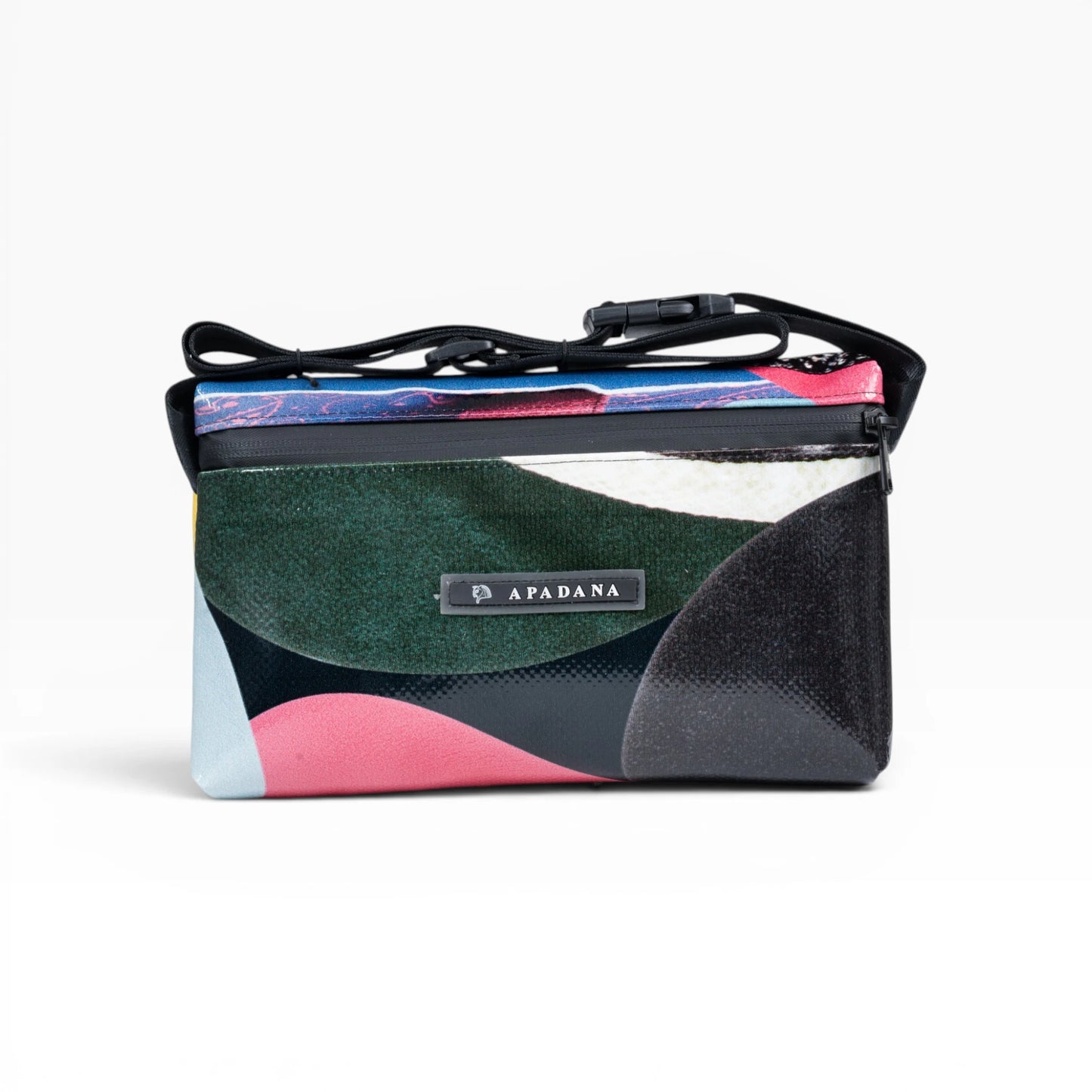 4-Ekig Bauchtasche aus recycelter LKW-Plane | Unisex | Crossbody tragbar | Handgemacht