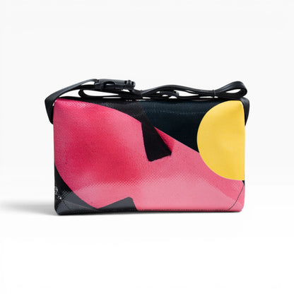 4-Ekig Bauchtasche aus recycelter LKW-Plane | Unisex | Crossbody tragbar | Handgemacht