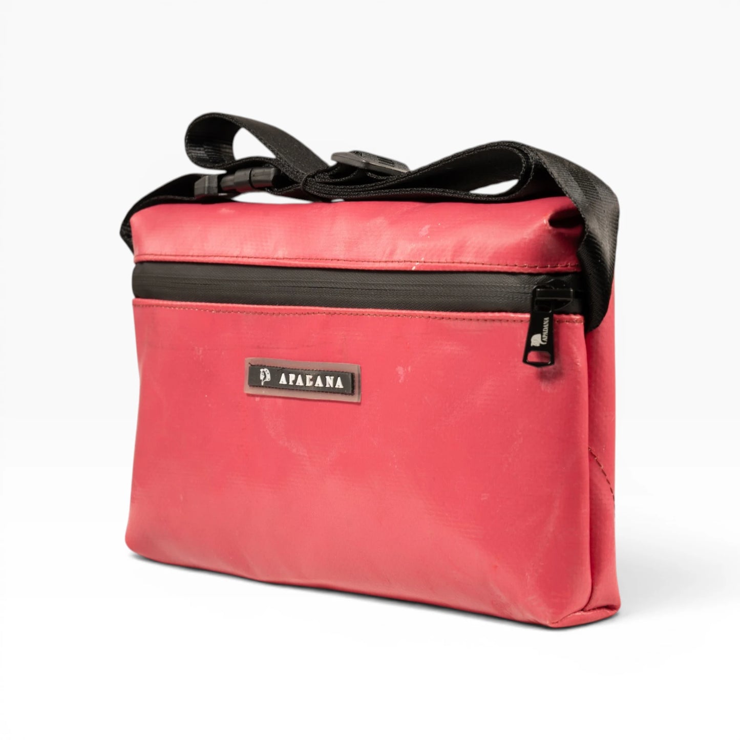 4-Ekig Bauchtasche aus recycelter LKW-Plane | Unisex | Crossbody tragbar | Handgemacht