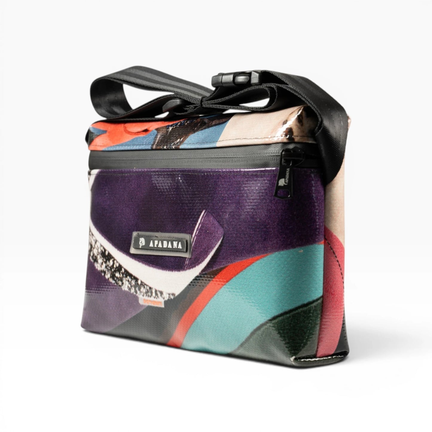 4-Ekig Bauchtasche aus recycelter LKW-Plane | Unisex | Crossbody tragbar | Handgemacht