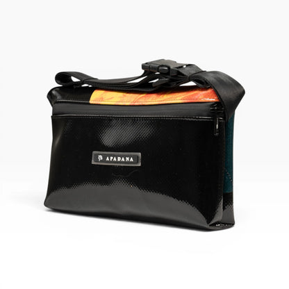 4-Ekig Bauchtasche aus recycelter LKW-Plane | Unisex | Crossbody tragbar | Handgemacht