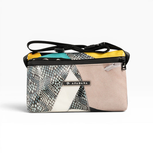 4-Ekig Bauchtasche aus recycelter LKW-Plane | Unisex | Crossbody tragbar | Handgemacht