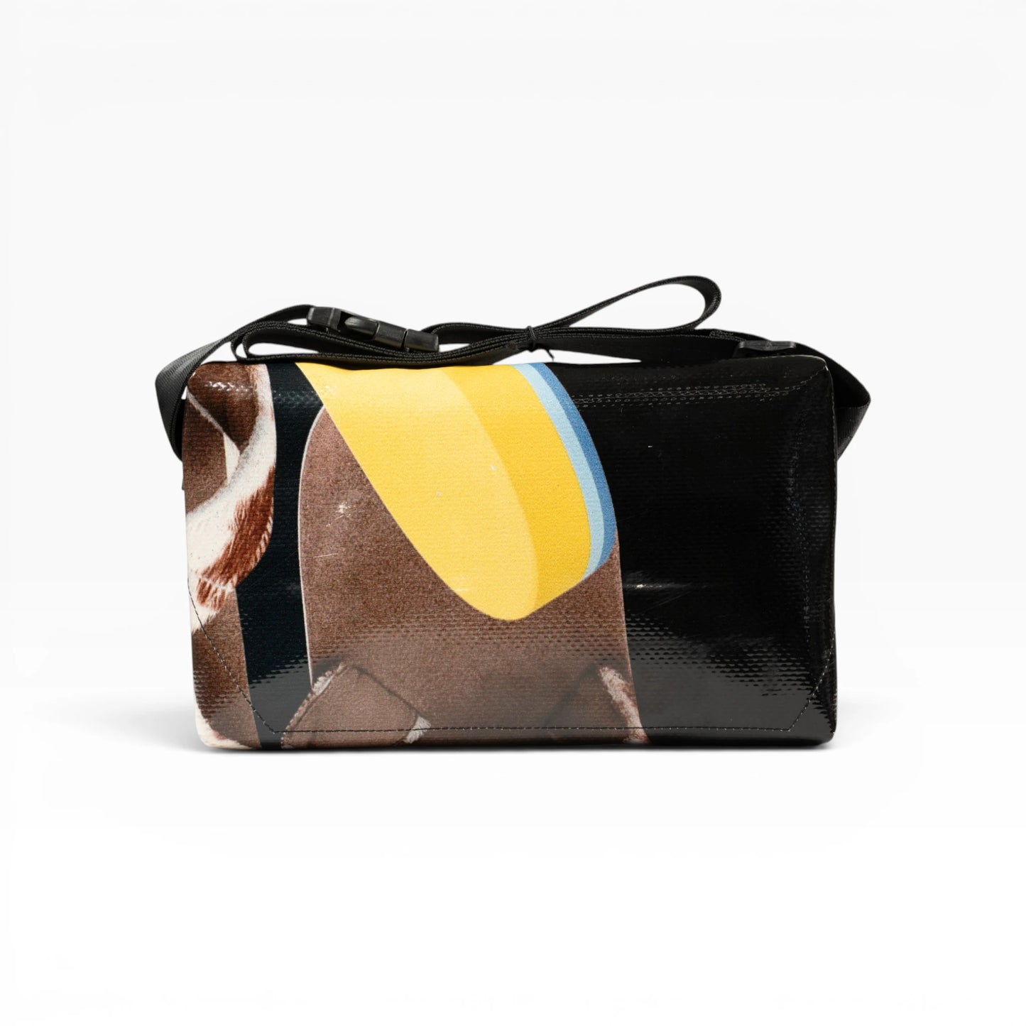 4-Ekig Bauchtasche aus recycelter LKW-Plane | Unisex | Crossbody tragbar | Handgemacht
