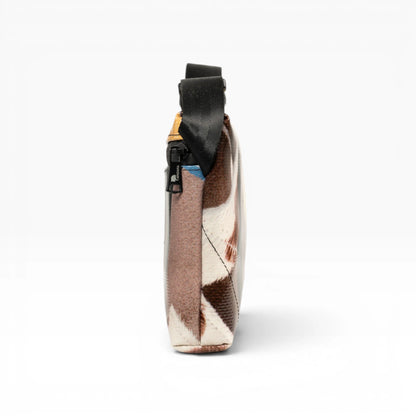 4-Ekig Bauchtasche aus recycelter LKW-Plane | Unisex | Crossbody tragbar | Handgemacht