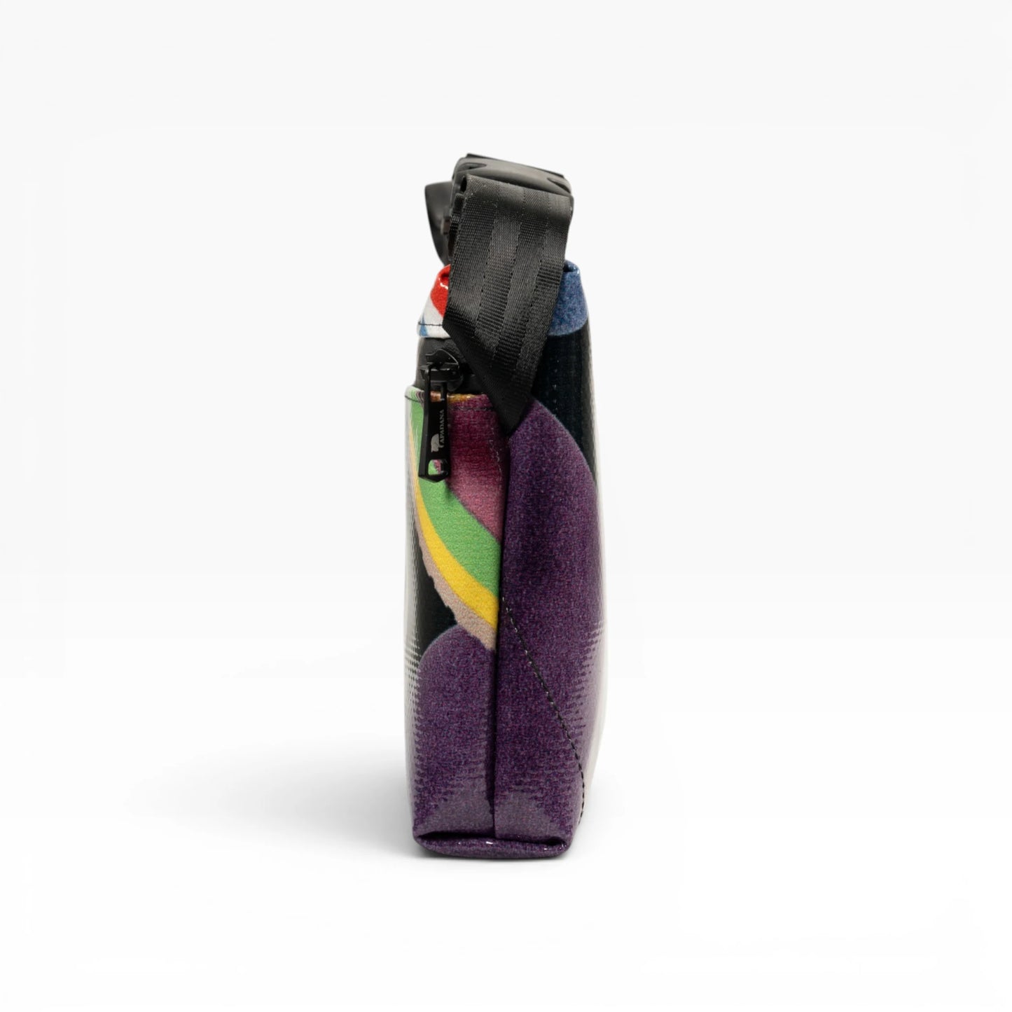 4-Ekig Bauchtasche aus recycelter LKW-Plane | Unisex | Crossbody tragbar | Handgemacht