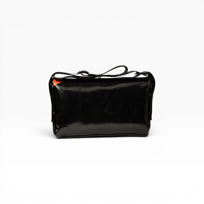 Umhängetasche aus recycelter LKW-Plane | Handgemacht | Unisex | Upcycling Schultertasche