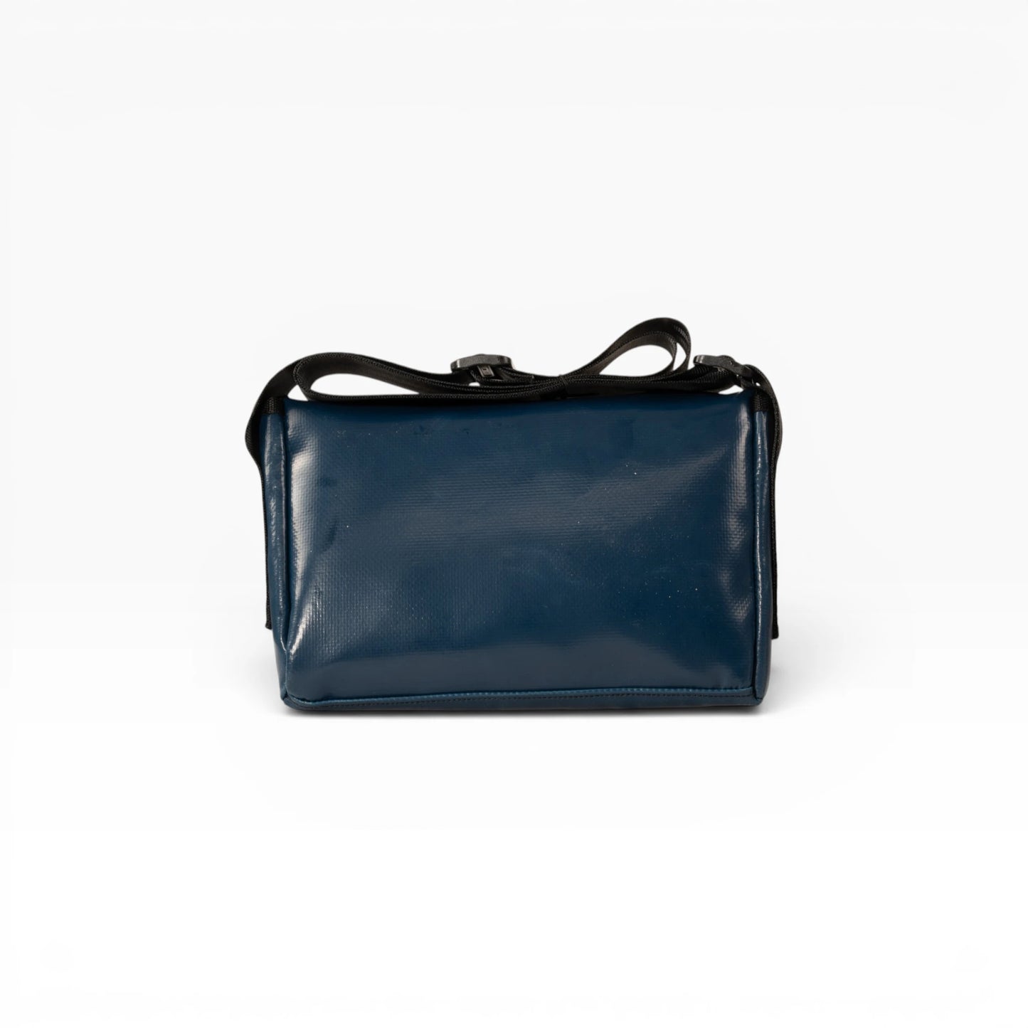 Umhängetasche aus recycelter LKW-Plane | Handgemacht | Unisex | Upcycling Schultertasche