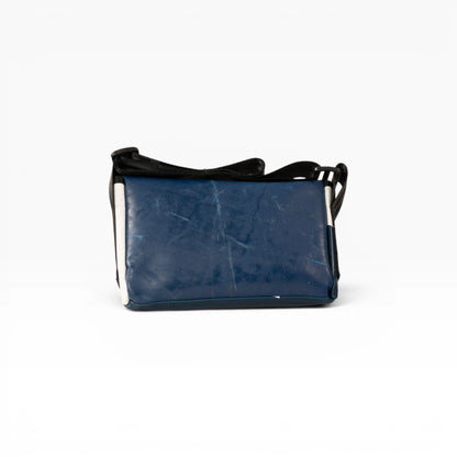 Umhängetasche aus recycelter LKW-Plane | Handgemacht | Unisex | Upcycling Schultertasche