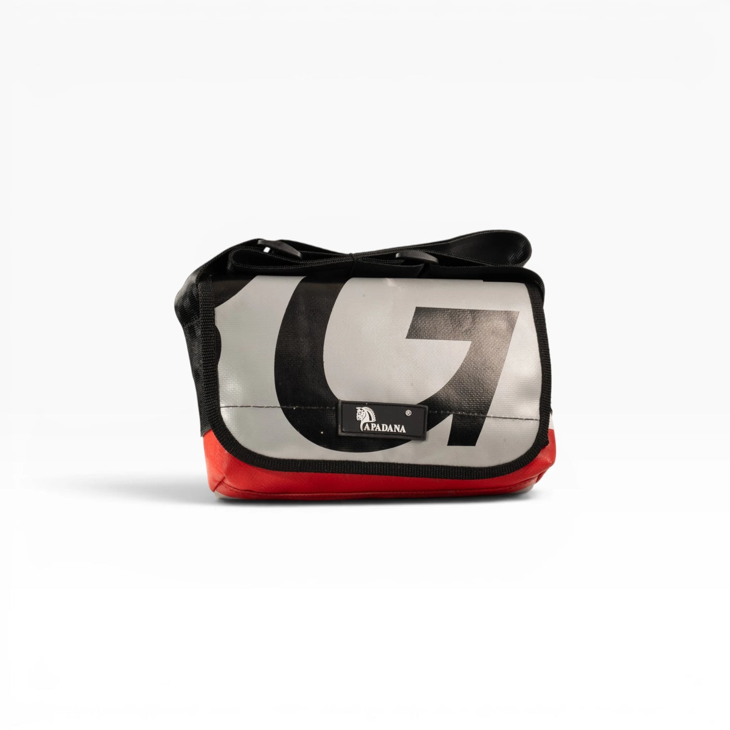 Umhängetasche aus recycelter LKW-Plane | Handgemacht | Unisex | Upcycling Schultertasche