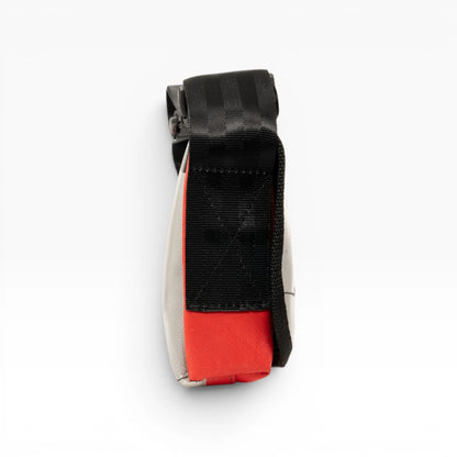 Umhängetasche aus recycelter LKW-Plane | Handgemacht | Unisex | Upcycling Schultertasche
