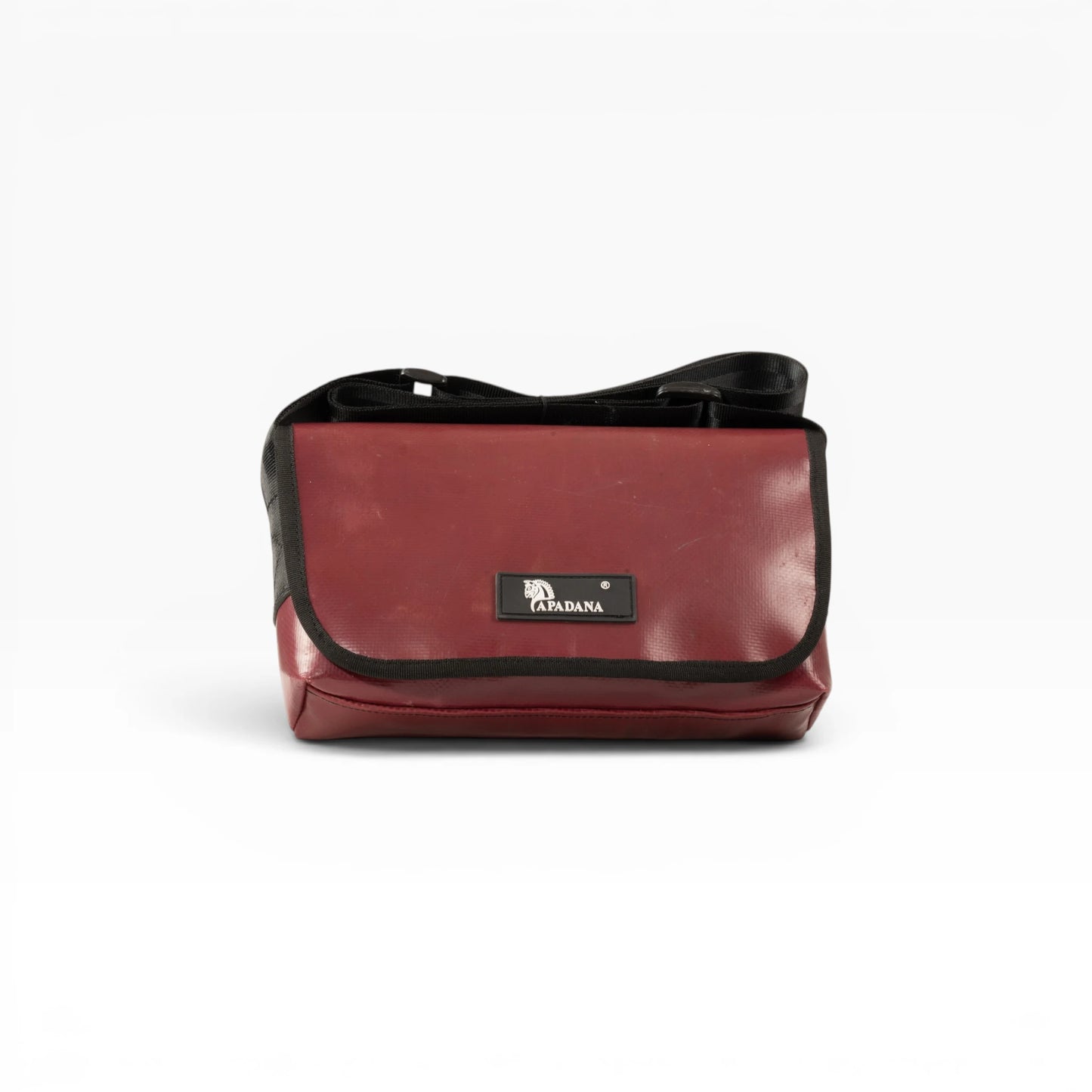 Umhängetasche aus recycelter LKW-Plane | Handgemacht | Unisex | Upcycling Schultertasche