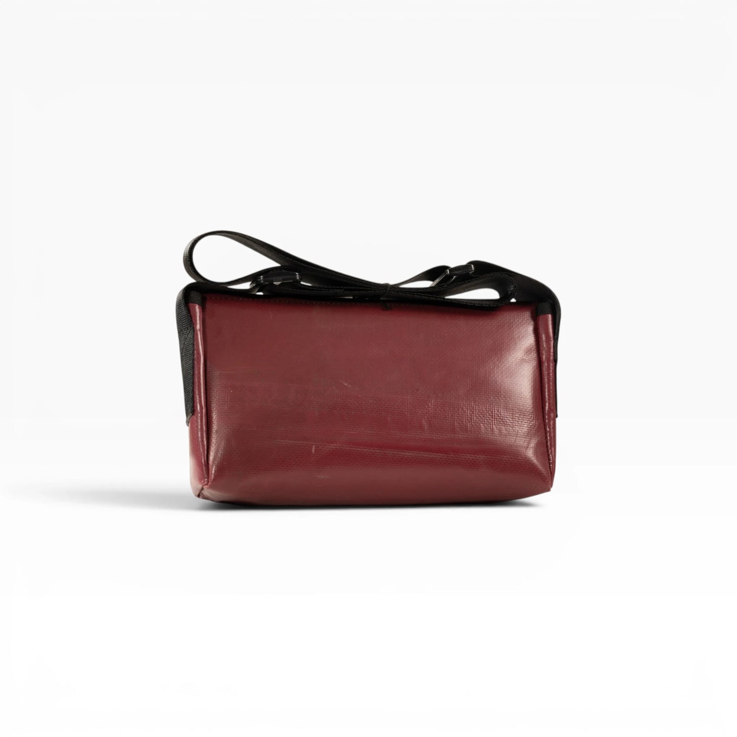 Umhängetasche aus recycelter LKW-Plane | Handgemacht | Unisex | Upcycling Schultertasche