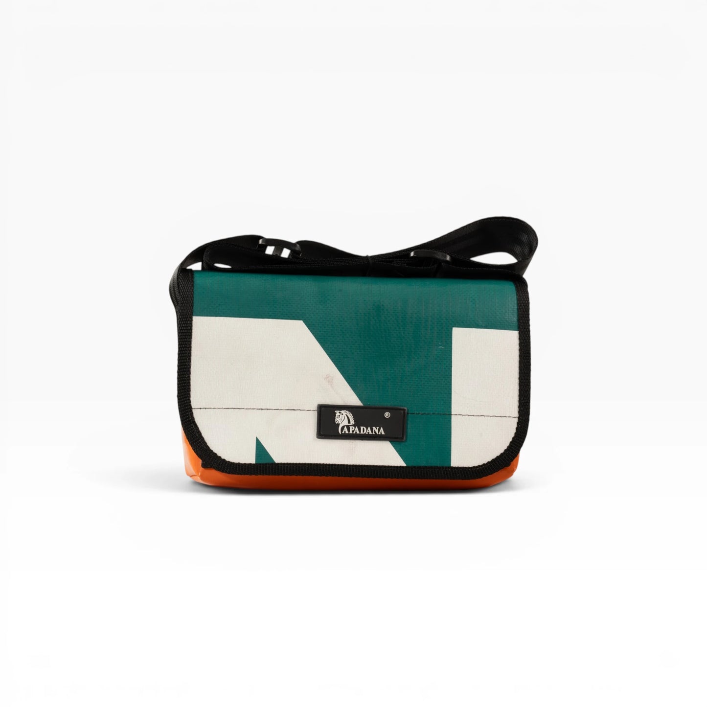Umhängetasche aus recycelter LKW-Plane | Handgemacht | Unisex | Upcycling Schultertasche