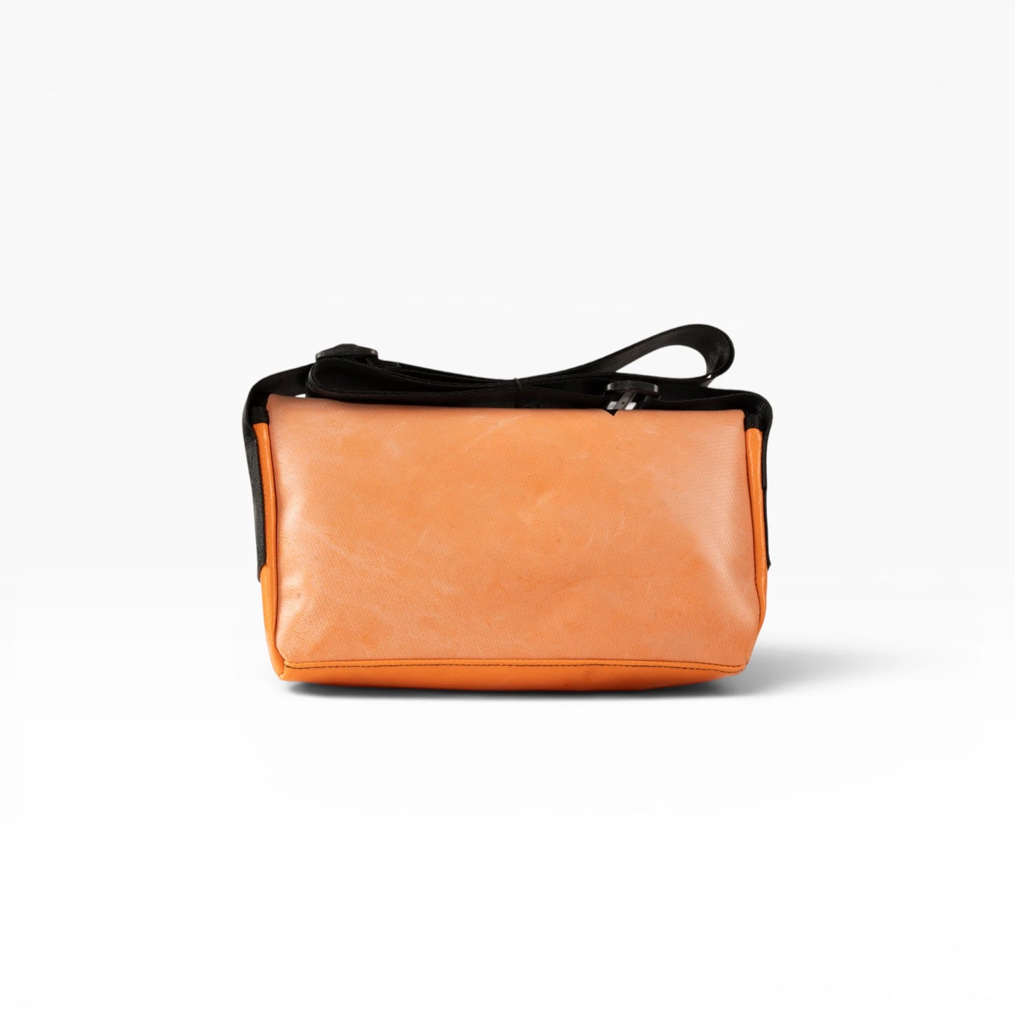 Umhängetasche aus recycelter LKW-Plane | Handgemacht | Unisex | Upcycling Schultertasche