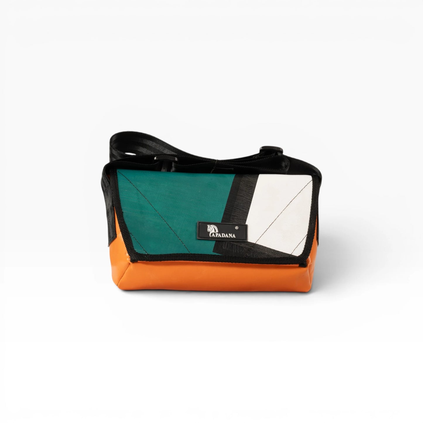 Umhängetasche aus recycelter LKW-Plane | Handgemacht | Unisex | Upcycling Schultertasche
