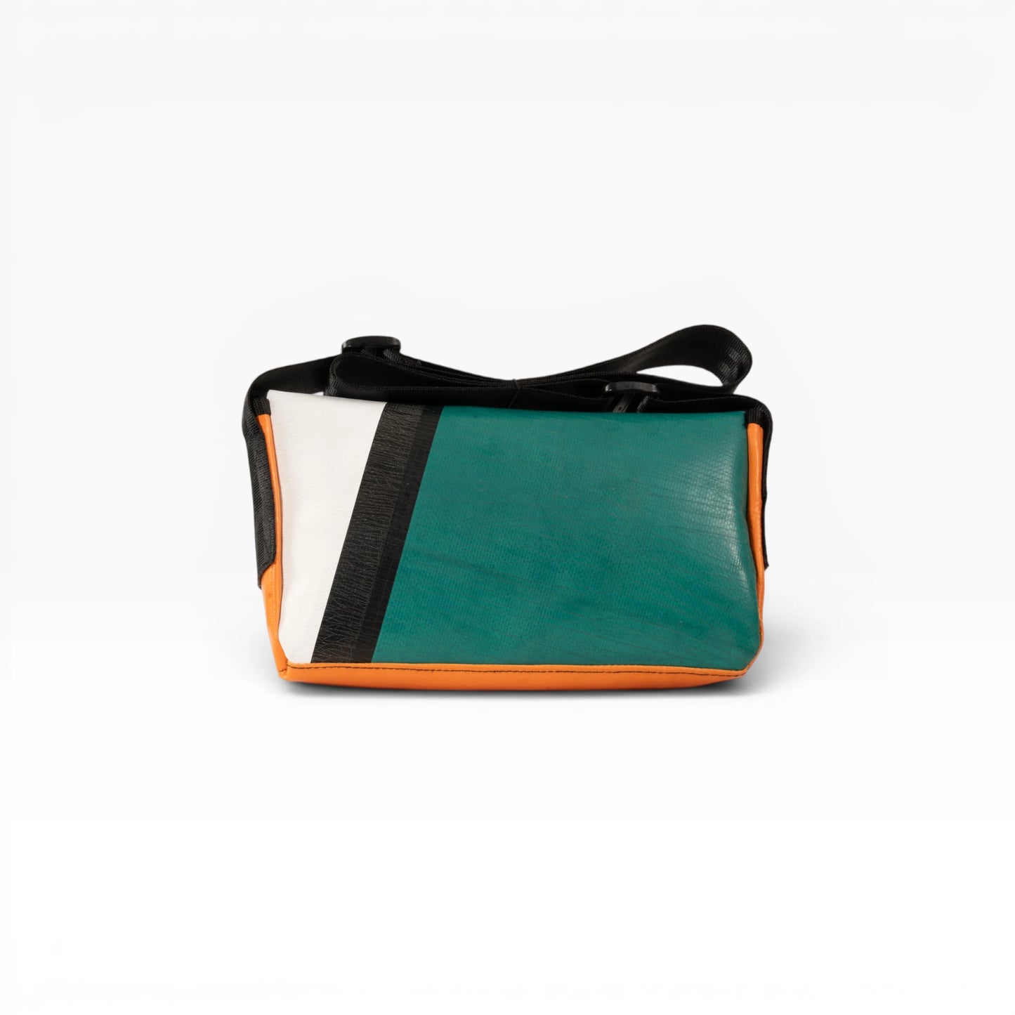Umhängetasche aus recycelter LKW-Plane | Handgemacht | Unisex | Upcycling Schultertasche