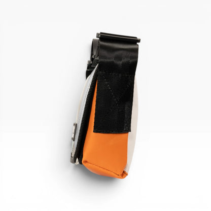 Umhängetasche aus recycelter LKW-Plane | Handgemacht | Unisex | Upcycling Schultertasche