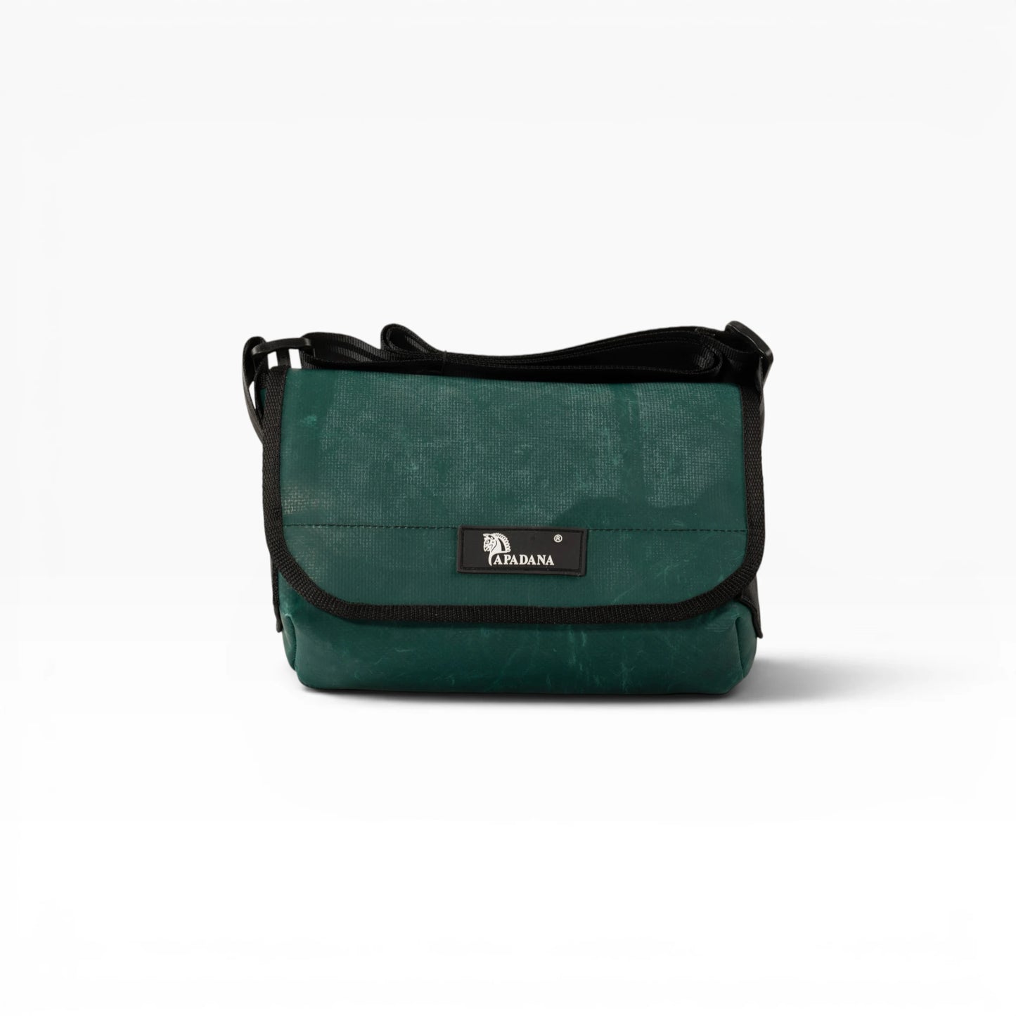 Umhängetasche aus recycelter LKW-Plane | Handgemacht | Unisex | Upcycling Schultertasche