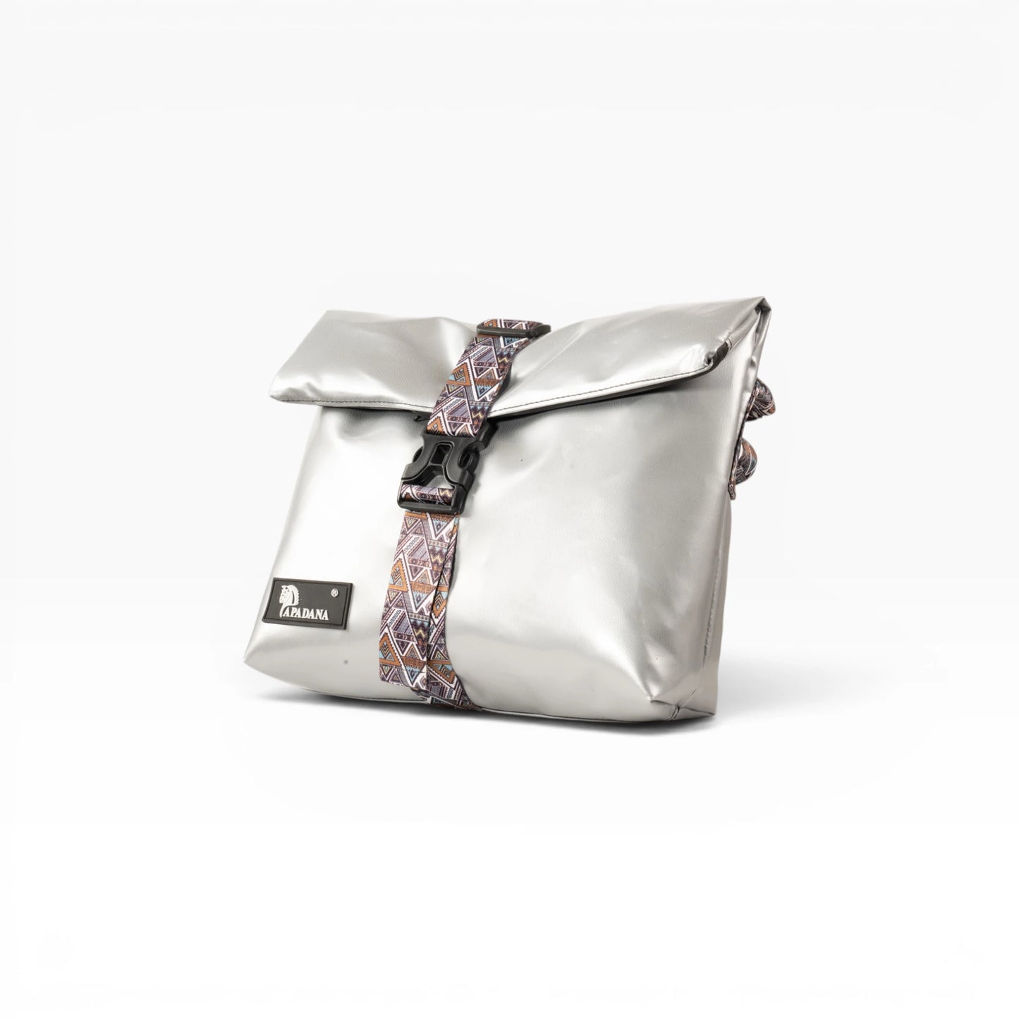 Rolltop Tati Umhängetasche aus recycelter LKW-Plane