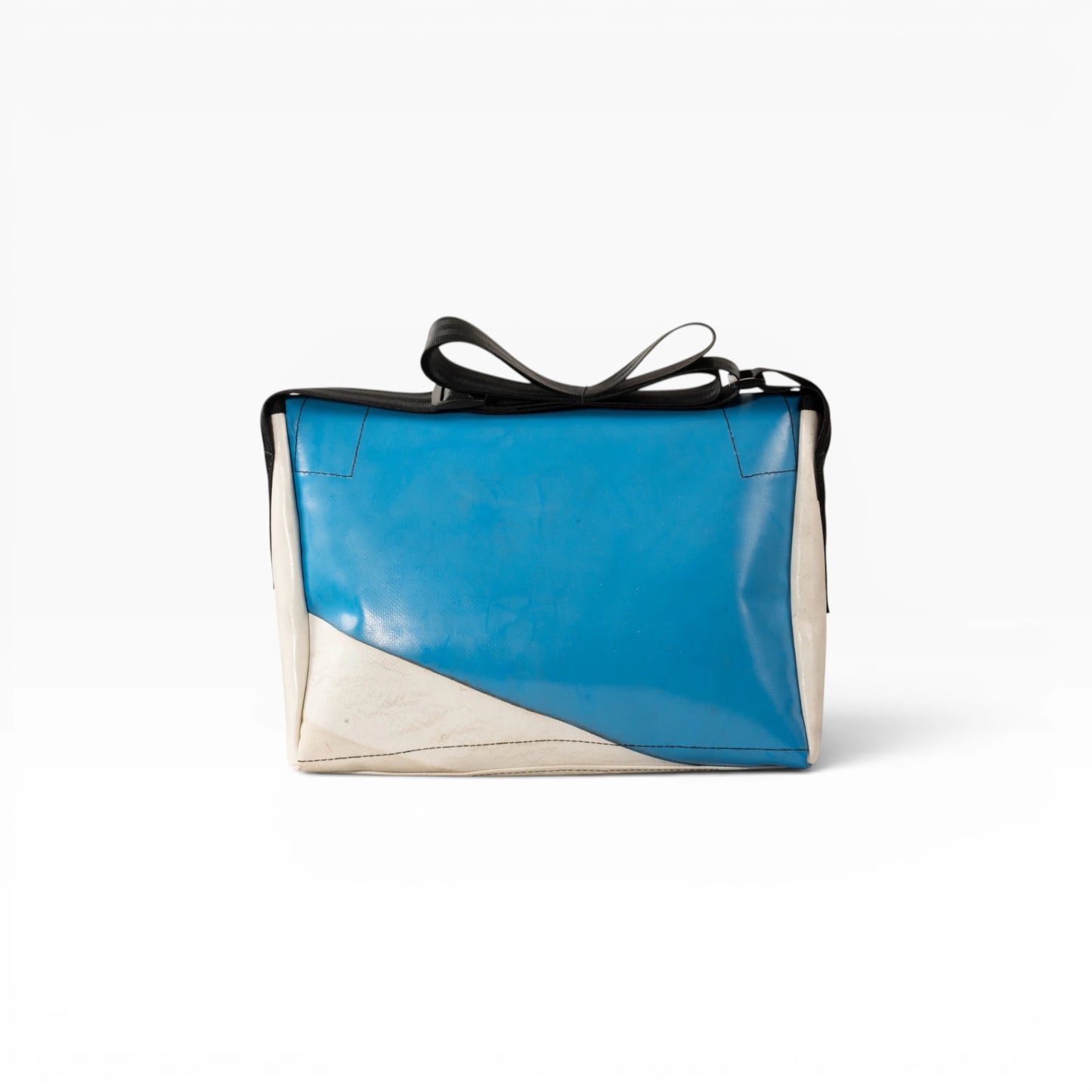 Laptop Tasche aus recycelter LKW-Plane | 13–14 Zoll | Handgemacht | Umhängetasche Unisex
