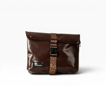 Rolltop Tati Umhängetasche aus recycelter LKW-Plane