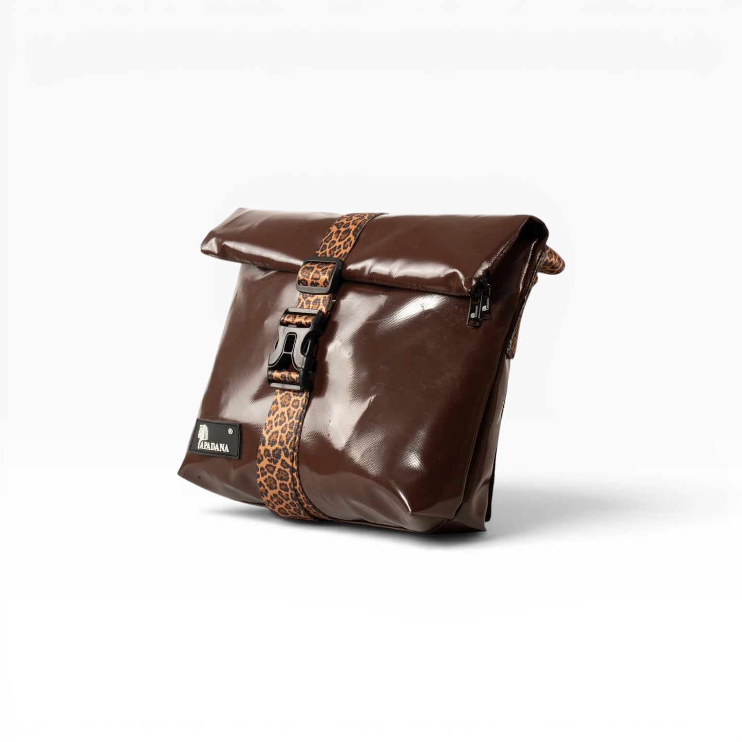 Rolltop Tati Umhängetasche aus recycelter LKW-Plane