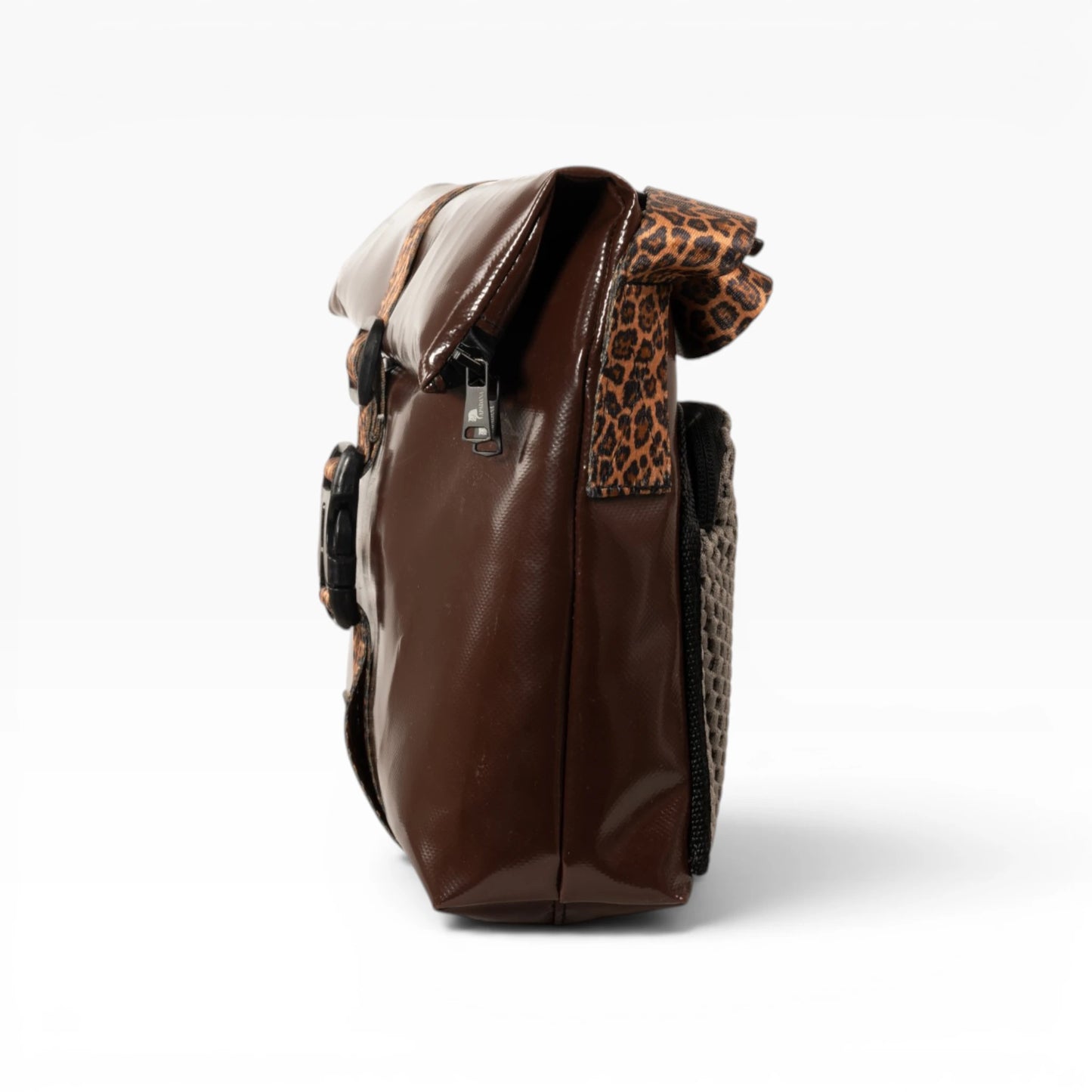 Rolltop Tati Umhängetasche aus recycelter LKW-Plane