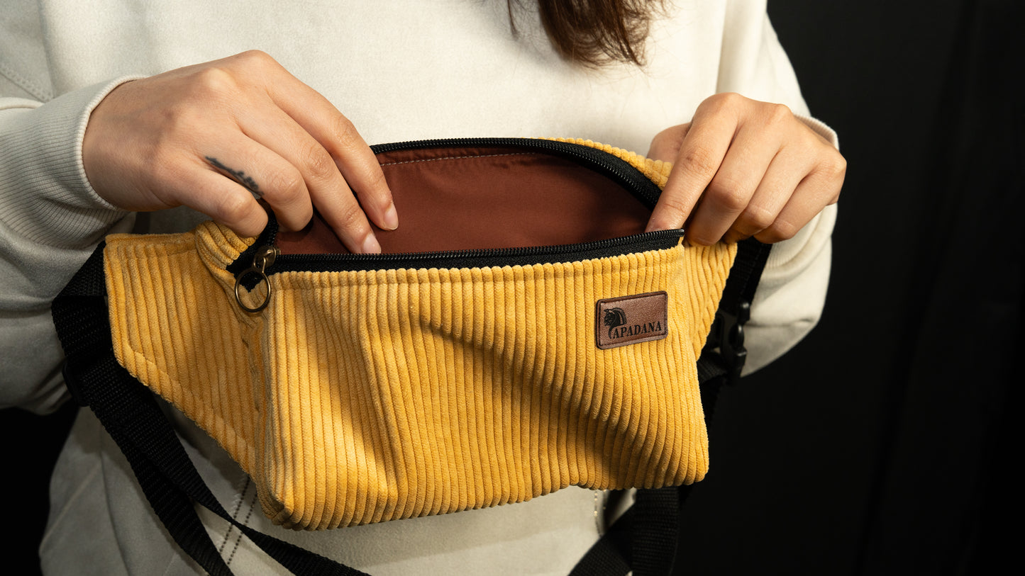 4-Eckig – Nachhaltige Cord-Bauchtasche mit 3 Fächern