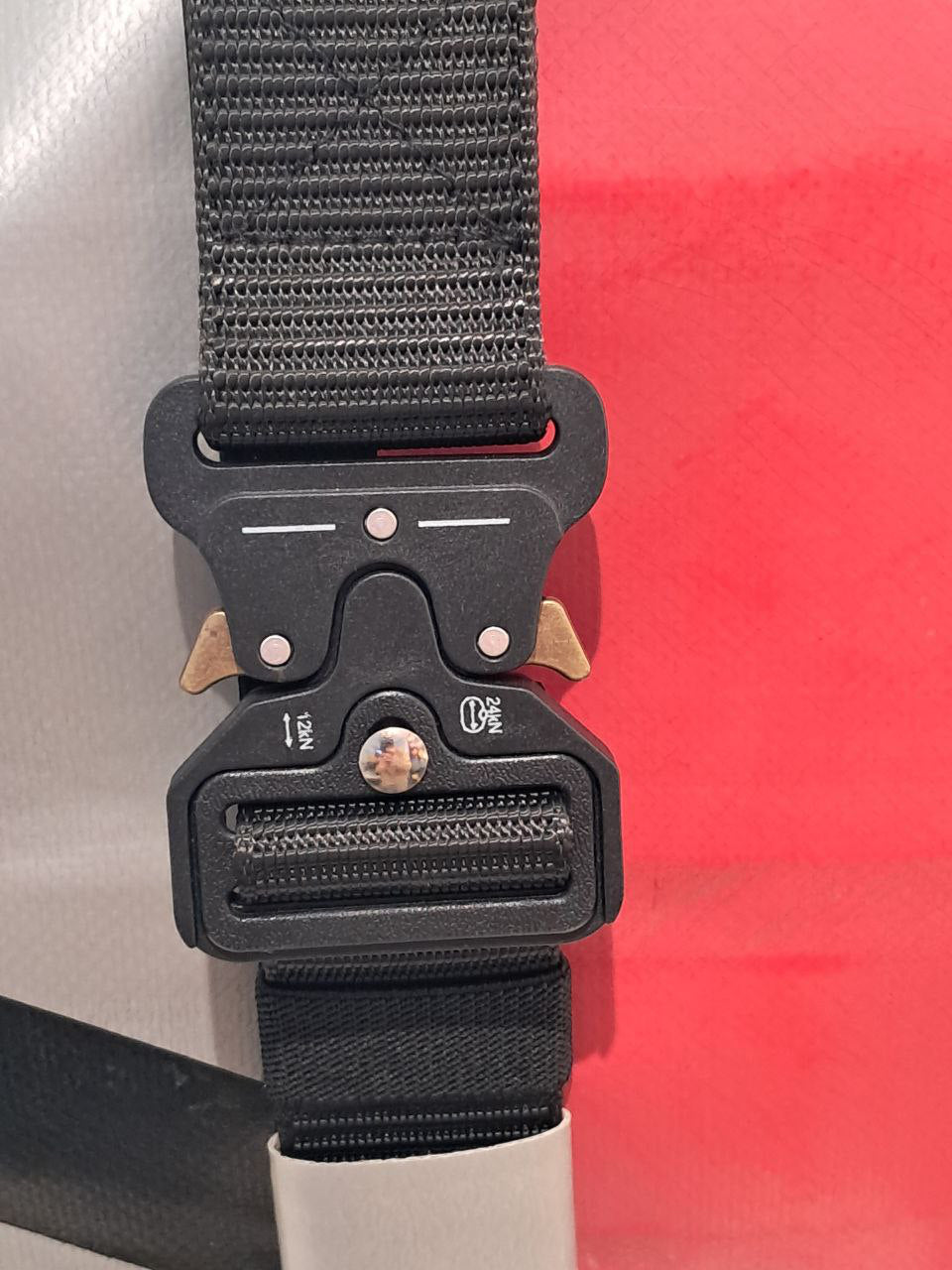 Handgemachter Rolltop Rucksack aus recycelter LKW-Plane