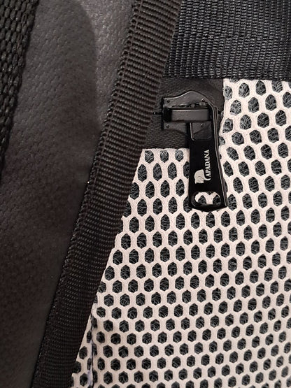 Handgemachter Rolltop Rucksack aus recycelter LKW-Plane