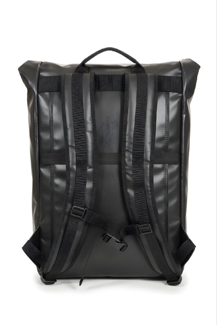 Handgemachter Rolltop Rucksack aus recycelter LKW-Plane