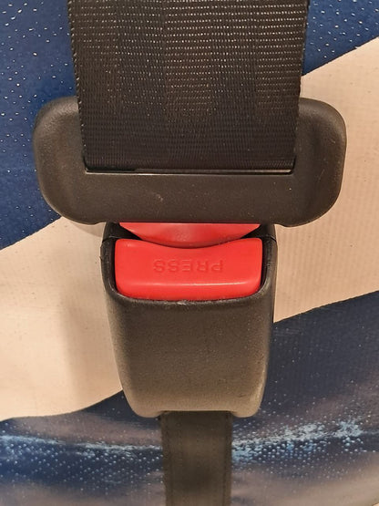 Handgemachter Rolltop Rucksack aus recycelter LKW-Plane