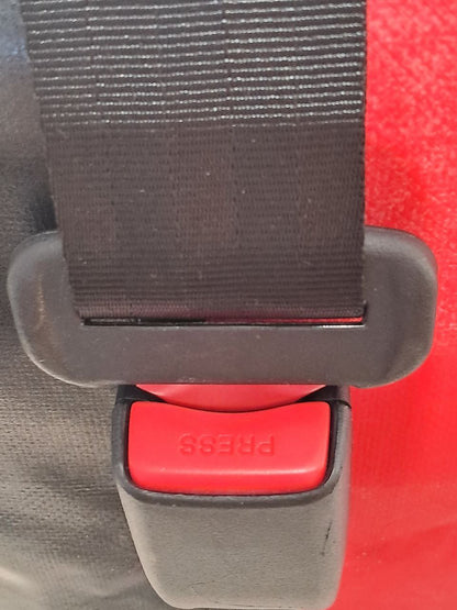 Handgemachter Rolltop Rucksack aus recycelter LKW-Plane