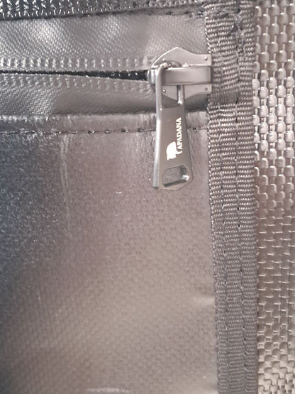 Handgemachter Rolltop Rucksack aus recycelter LKW-Plane