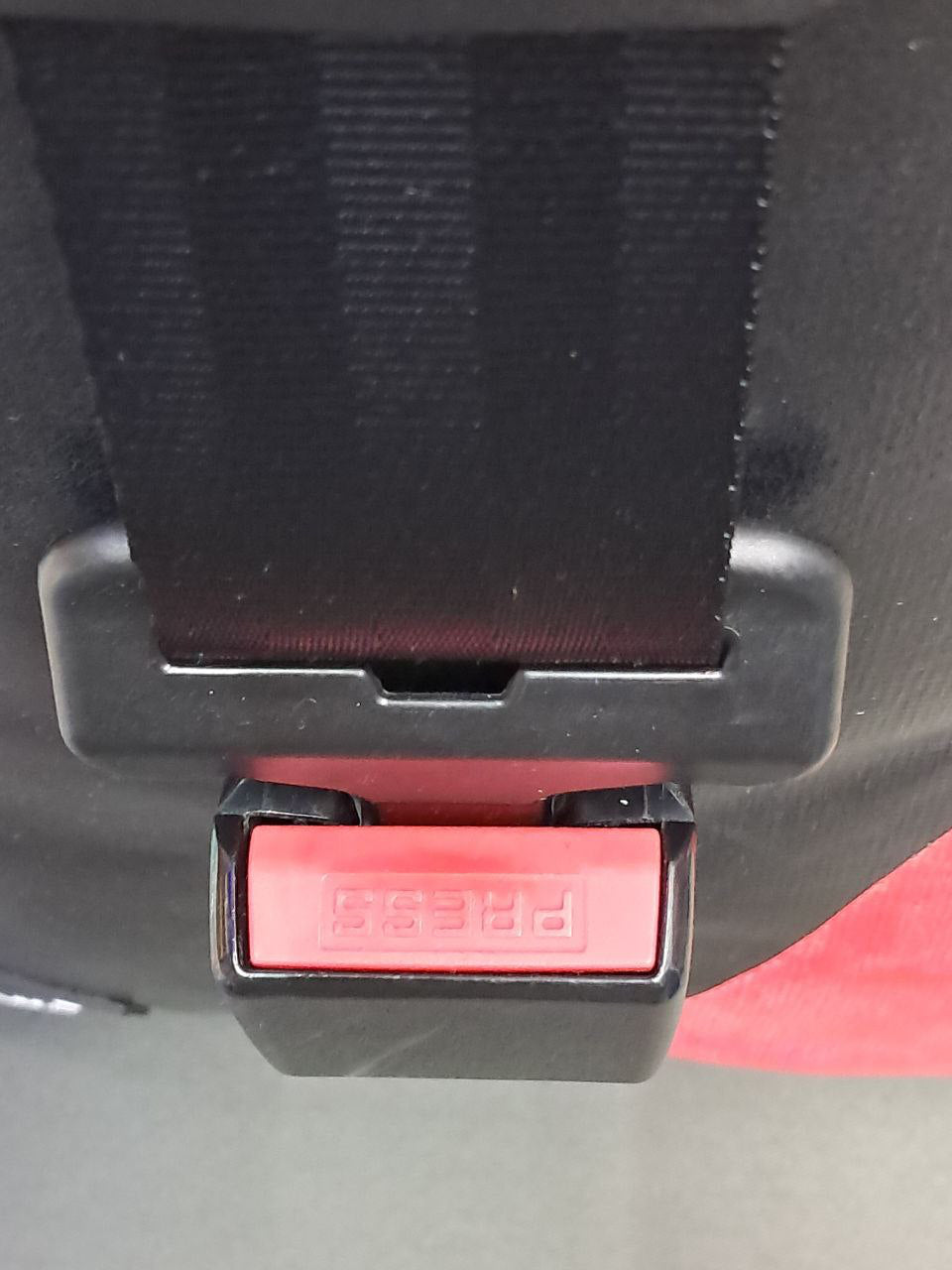 Handgemachter Rolltop Rucksack aus recycelter LKW-Plane