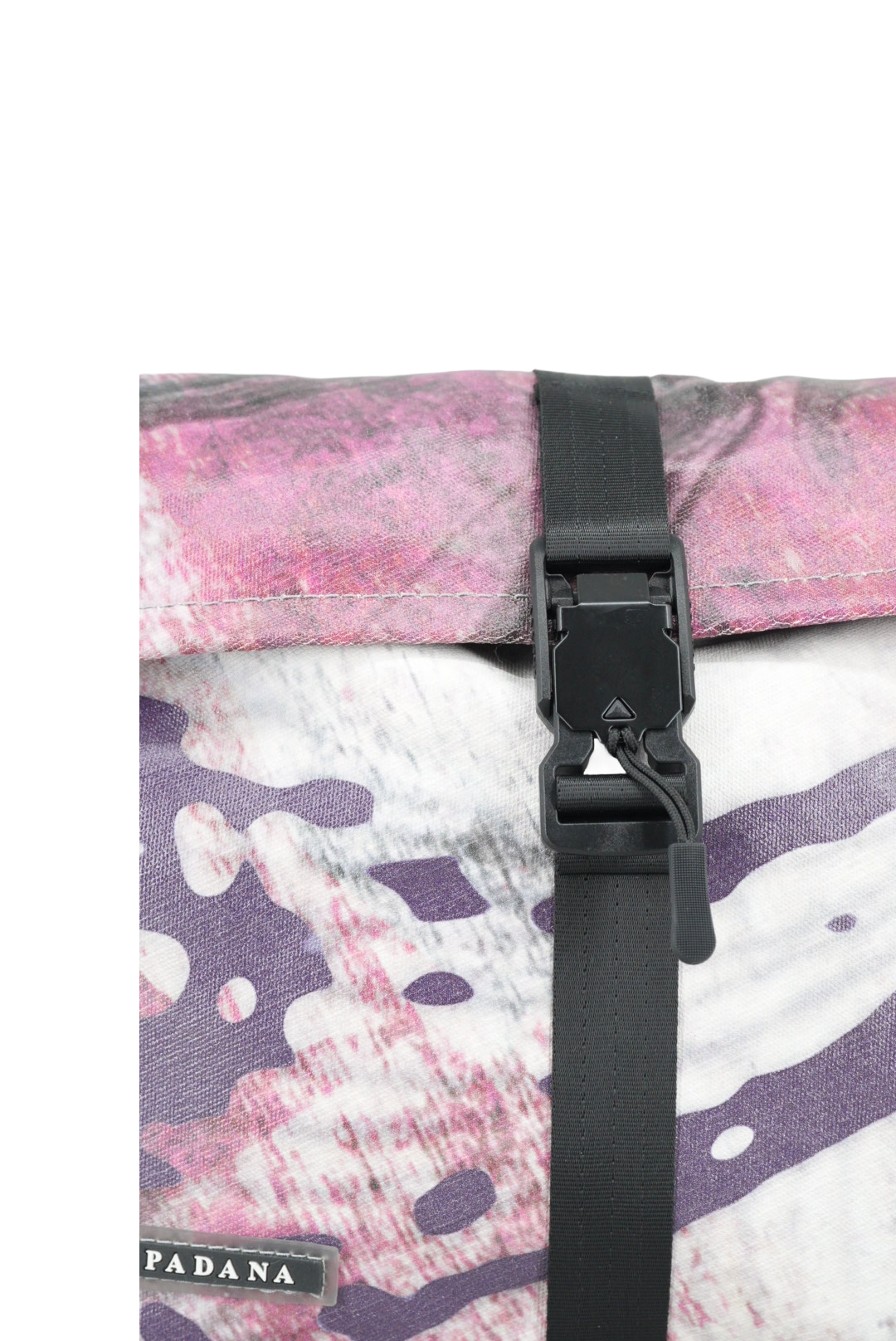 Rolltop Tati Umhängetasche aus recycelter LKW-Plane – Leo Design