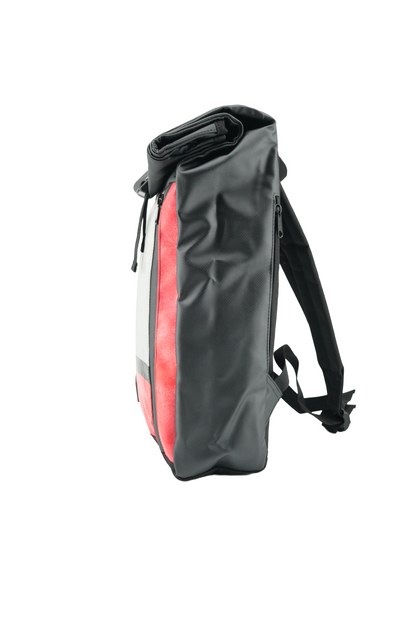 Rolltop Rucksack aus recycelter LKW-Plane | Wasserdicht | Laptopfach | Handgemacht | Unisex