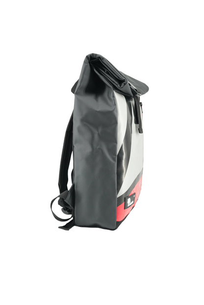 Rolltop Rucksack aus recycelter LKW-Plane | Wasserdicht | Laptopfach | Handgemacht | Unisex