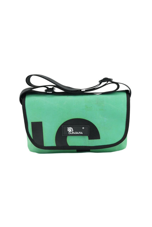 Umhängetasche aus recycelter LKW-Plane | Handgemacht | Unisex | Upcycling Schultertasche