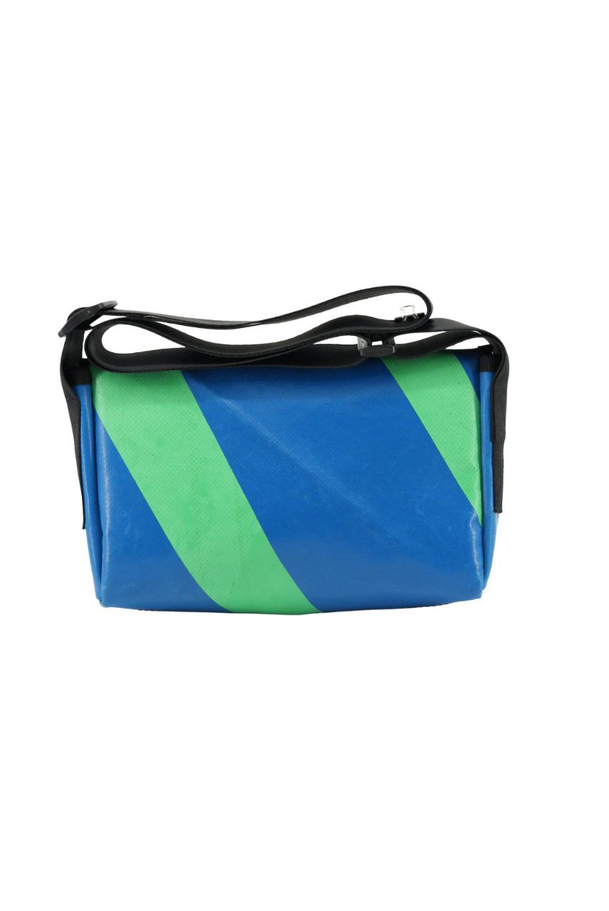 Umhängetasche aus recycelter LKW-Plane | Handgemacht | Unisex | Upcycling Schultertasche