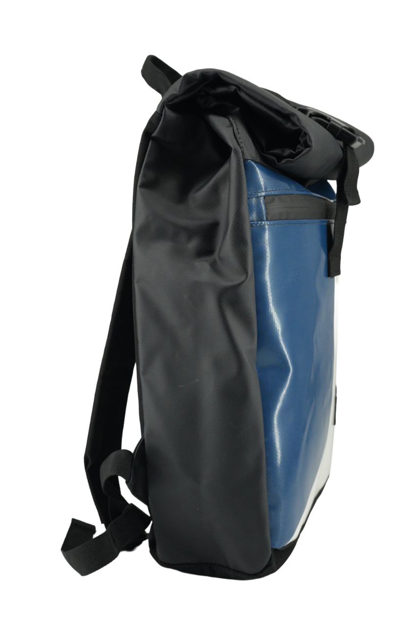 Rolltop Rucksack aus recycelter LKW-Plane | Wasserdicht | Laptopfach | Handgemacht | Unisex