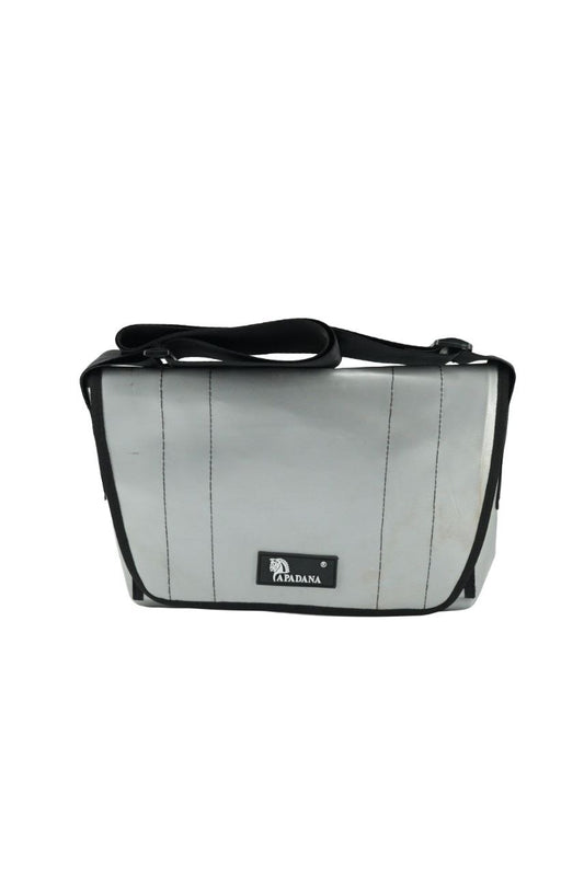 Laptop Tasche aus recycelter LKW-Plane | 13–14 Zoll | Handgemacht | Umhängetasche Unisex