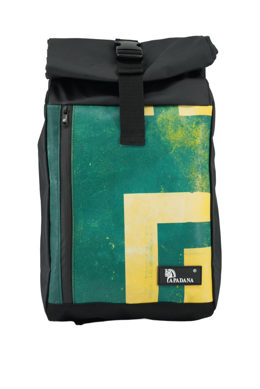 Rolltop Rucksack aus recycelter LKW-Plane | Wasserdicht | Laptopfach | Handgemacht | Unisex