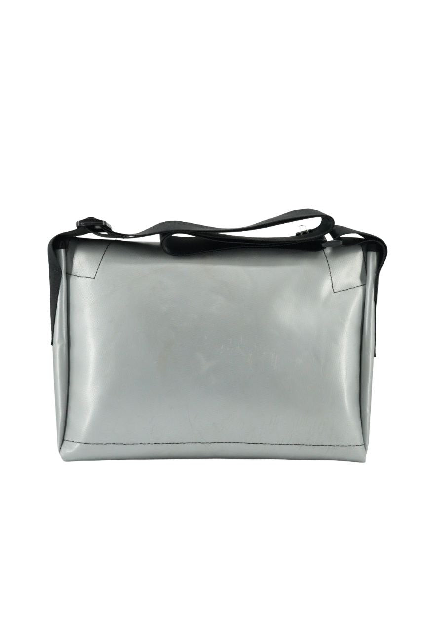 Laptop Tasche aus recycelter LKW-Plane | 13–14 Zoll | Handgemacht | Umhängetasche Unisex