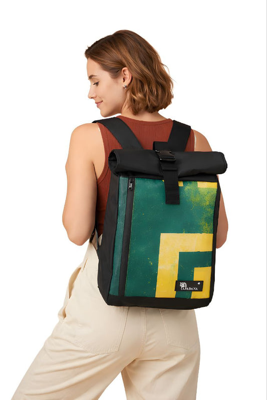 Rolltop Rucksack aus recycelter LKW-Plane | Wasserdicht | Laptopfach | Handgemacht | Unisex