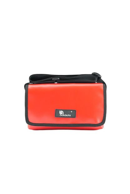 Upcycling Bauchtasche aus LKW-Plane – Unisex Crossbody Bag – 3 Fächer