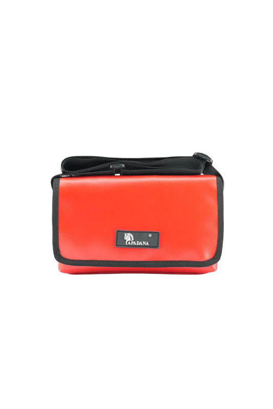 Upcycling Bauchtasche aus LKW-Plane – Unisex Crossbody Bag – 3 Fächer