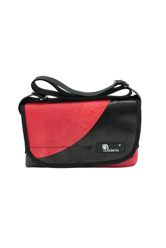 Umhängetasche aus recycelter LKW-Plane | Handgemacht | Unisex | Upcycling Schultertasche