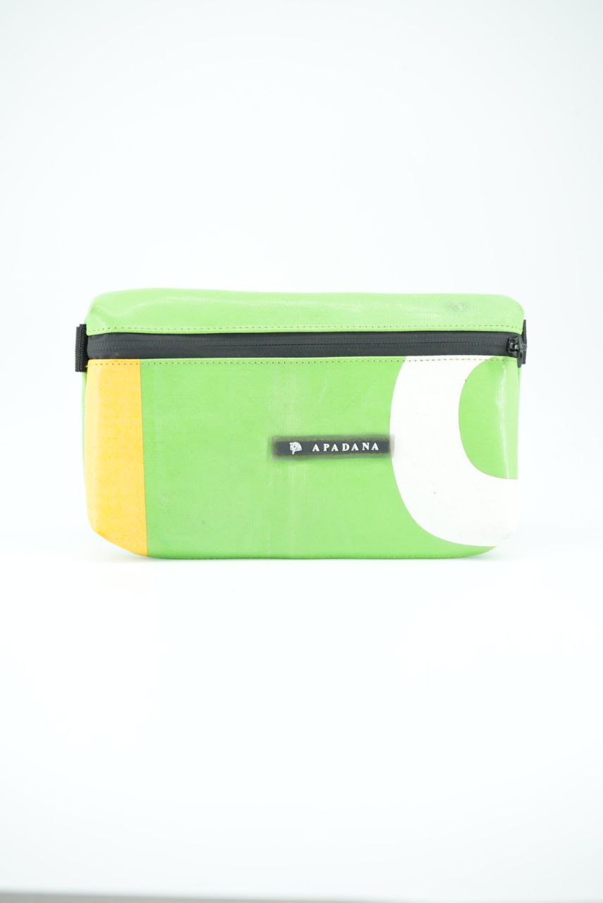 4-Ekig Bauchtasche aus recycelter LKW-Plane | Unisex | Crossbody tragbar | Handgemacht