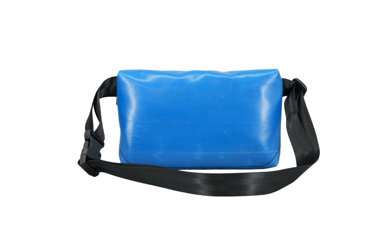 4-Ekig Bauchtasche aus recycelter LKW-Plane | Unisex | Crossbody tragbar | Handgemacht